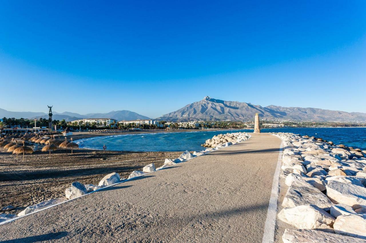 By Riva - Luxurious, Exclusive 2 Bedroom Apt Inside Puerto Banus Marbella Kültér fotó