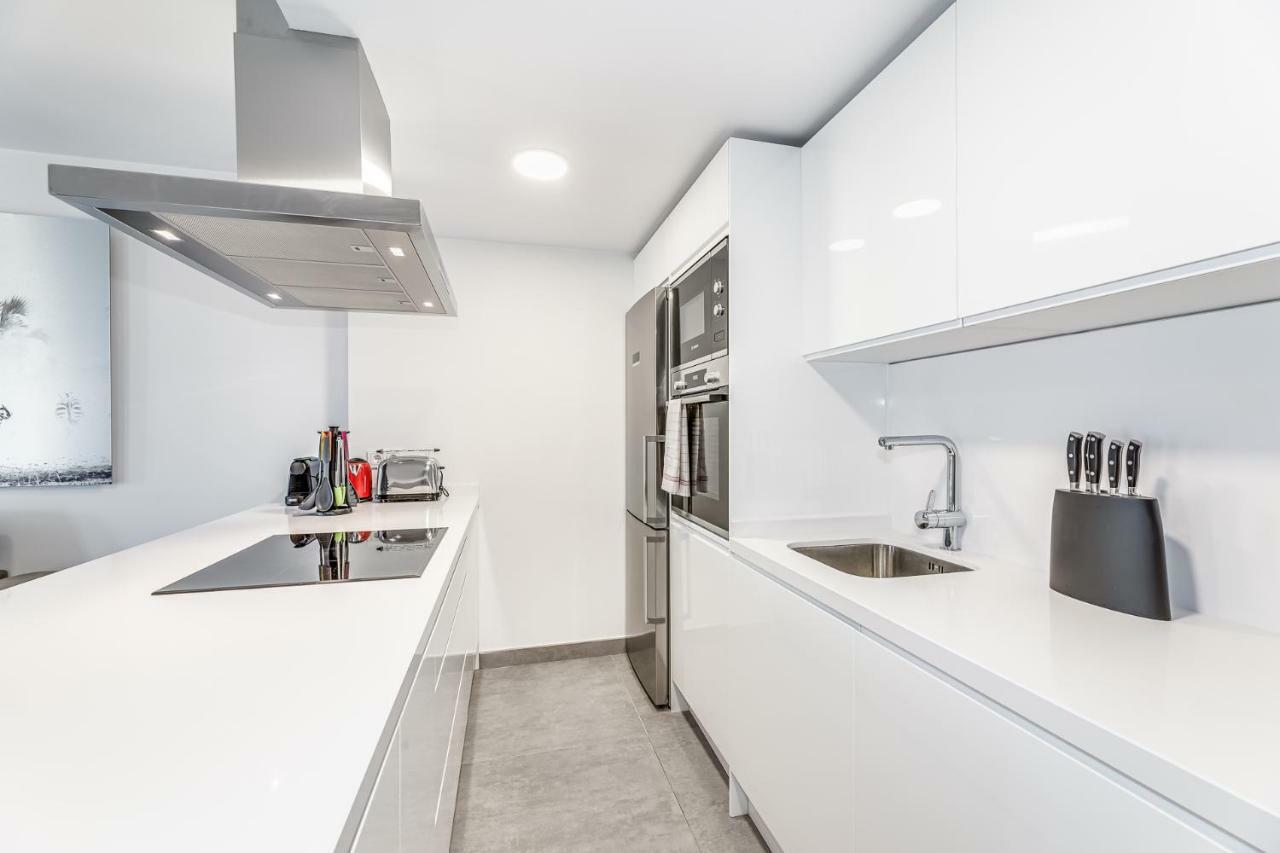 By Riva - Luxurious, Exclusive 2 Bedroom Apt Inside Puerto Banus Marbella Kültér fotó